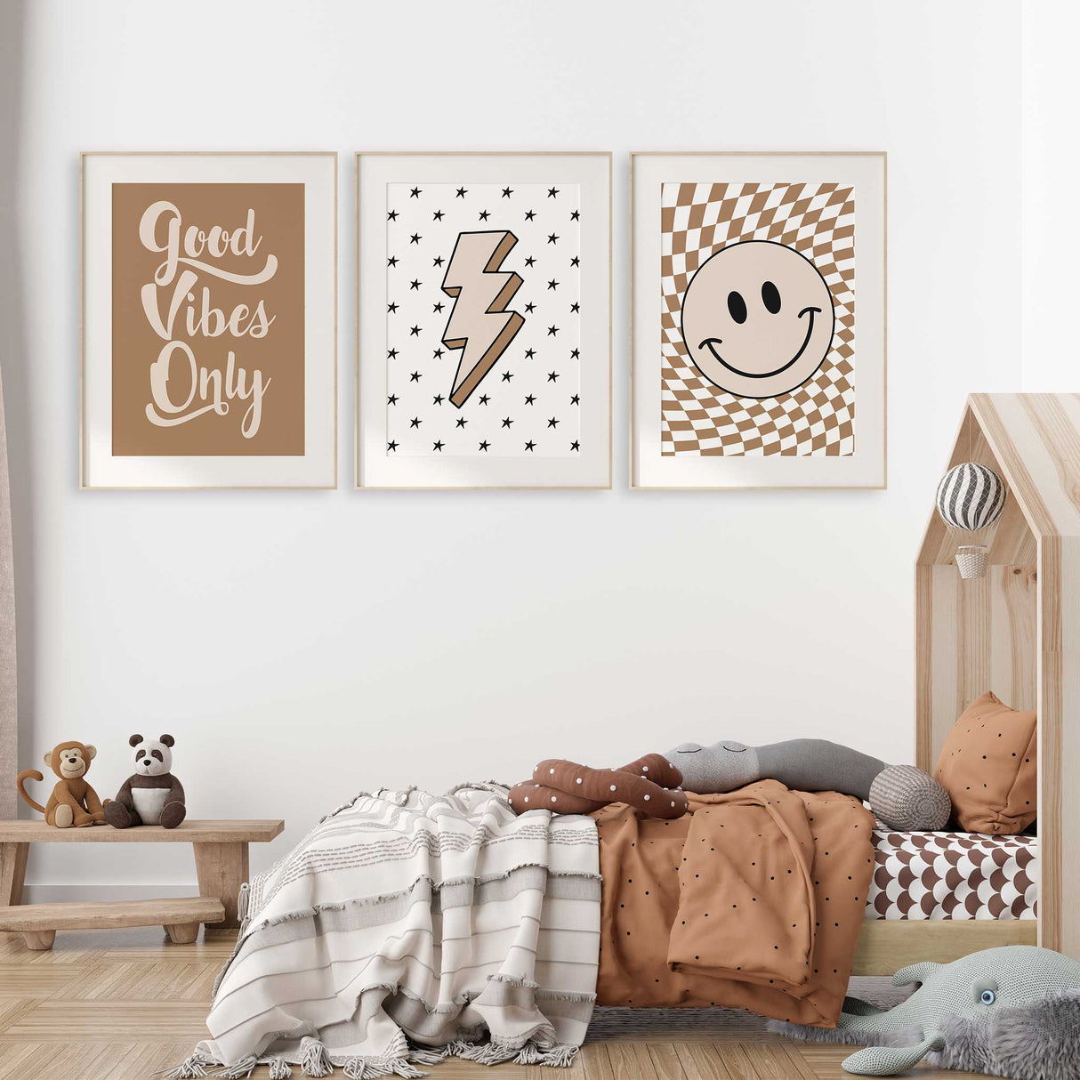 Wavy checkered smiley face wall art in tan and white for teen décor