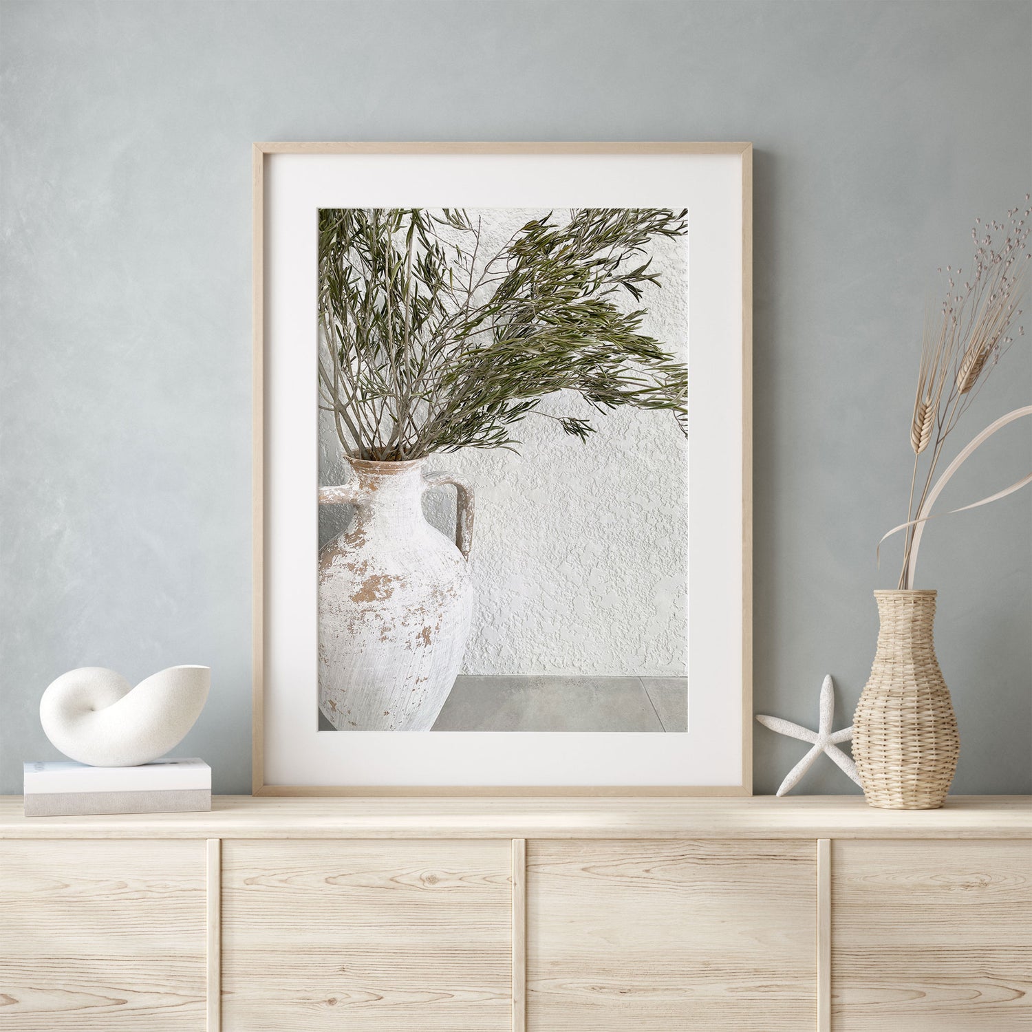 Minimalist wall print with Mediterranean influence