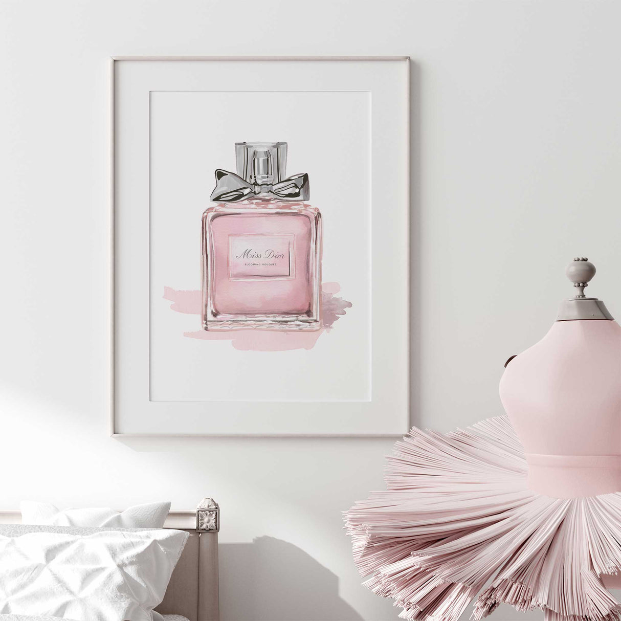 Feminine perfume bottle print in watercolor style, ideal for beauty lovers spaces